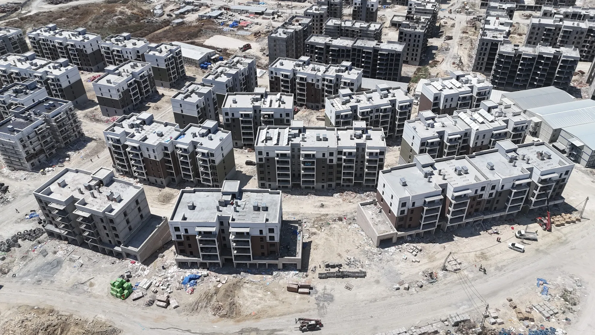 İstanbul İli, Arnavutköy İlçesi, Sazlıbosna Mevki, 1. Bölge, 5.Etap 620 Adet Konut (+6 Kd) + 41 Dükkan İnşaatı İle Altyapı Ve Çevre Düzenleme İşi
